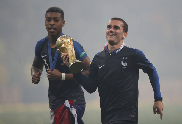 但她从中接 但她从中接